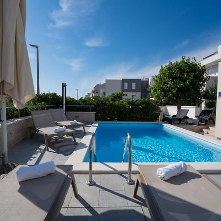 Apartments With Pool Villa Zora Novalja Exterior foto